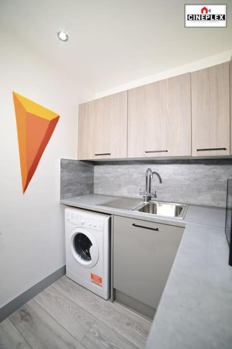 Apartament Business Leisure Professional Flat B Unit 2 Lewisham Wifi Netflix By Cineplex Short Lets & Serviced Londra