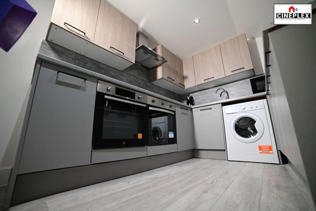 Business Leisure Professional Flat B Unit 2 Lewisham Wifi Netflix By Cineplex Short Lets & Serviced Appartamento